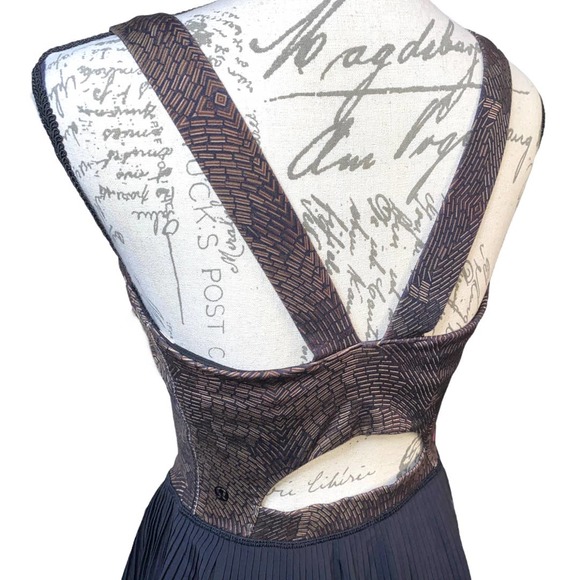 Lululemon City Tank Golden Goddess Cashew Multi / Black Style W1J45S *Like New* - Picture 9 of 9